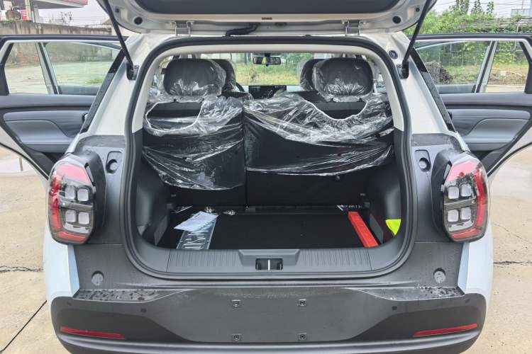 Used AION UT 2025 330 Starlight Edition Trunk