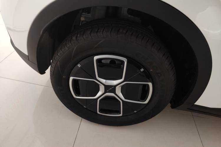 Used AION UT 2025 330 Starlight Edition Right Rear Wheel Hub