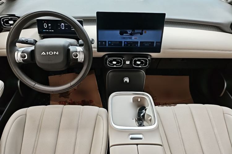 Used AION UT 2025 420 Prestige Edition Center Console