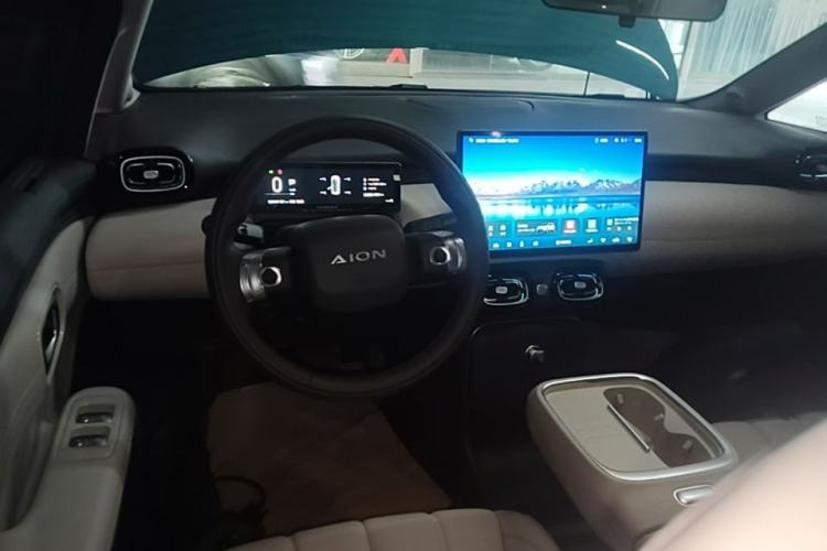 Used AION UT 2025 420 Prestige Edition Center Console