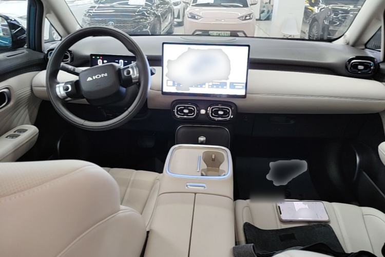 Used AION UT 2025 420 Prestige Edition Center Console