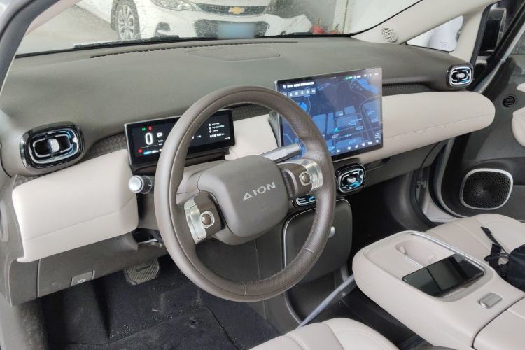 Used AION UT 2025 420 Prestige Edition Center Console