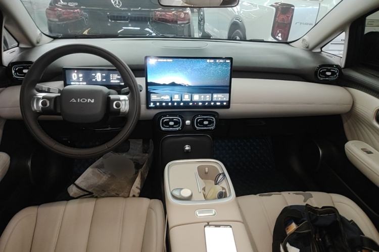Used AION UT 2025 420 Prestige Edition Center Console