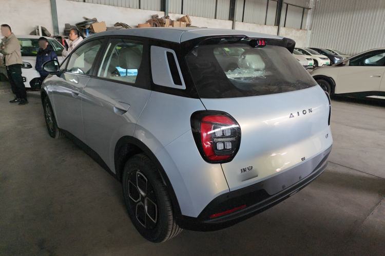 Used AION UT 2025 330 Starlight Edition Exterior 2