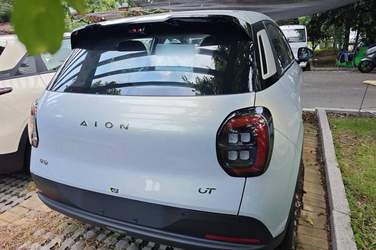 Used AION UT 2025 330 Starlight Edition Exterior 4