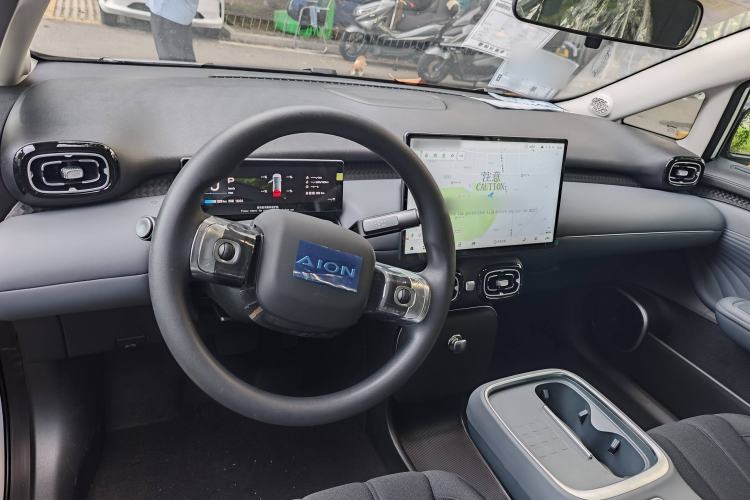 Used AION UT 2025 330 Starlight Edition Interior 1