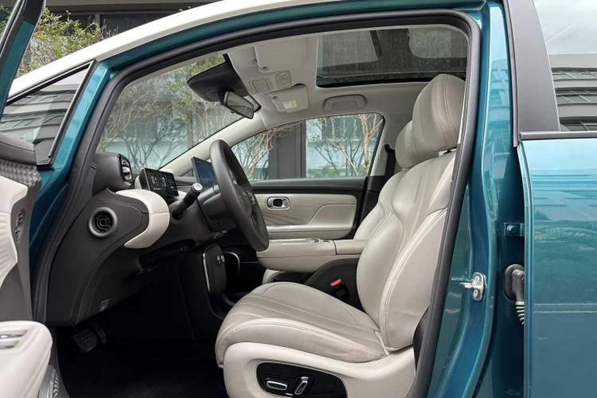 Used AION UT 2025 420 Prestige Edition Interior 2