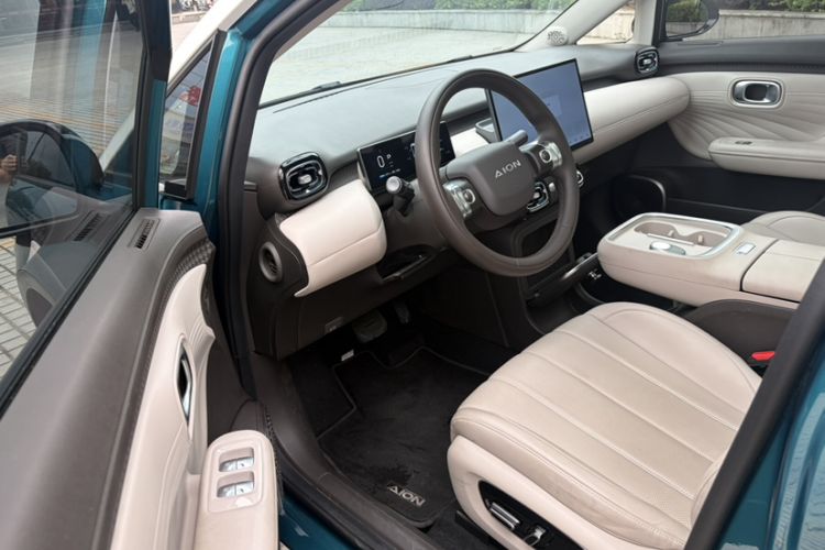 Used AION UT 2025 420 Prestige Edition Interior 5