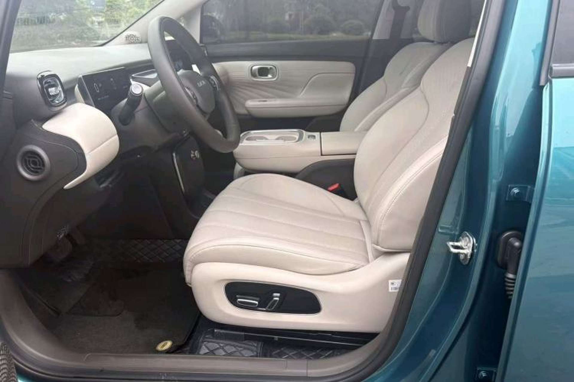 Used AION UT 2025 420 Prestige Edition Left Front Seat