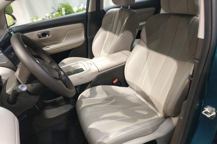 Used AION UT 2025 420 Prestige Edition Left Front Seat