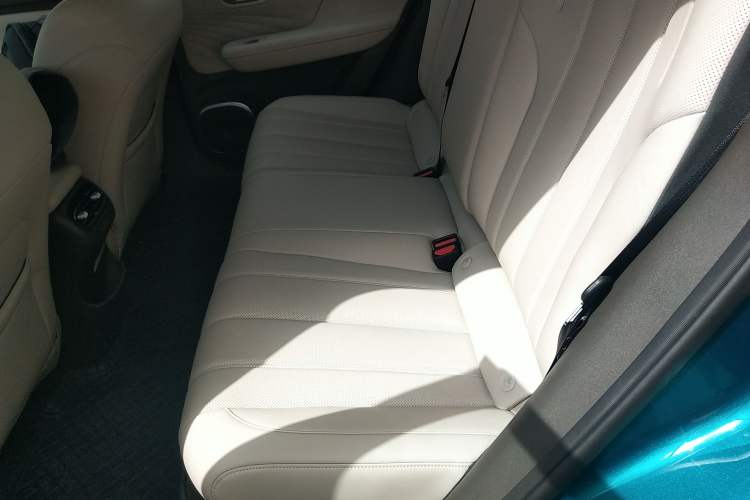 Used AION UT 2025 420 Prestige Edition Left Rear Seat