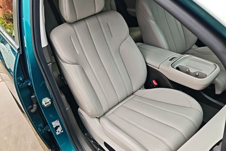 Used AION UT 2025 420 Prestige Edition Right Front Seat