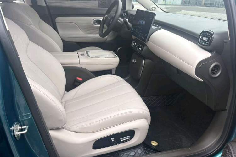Used AION UT 2025 420 Prestige Edition Right Front Seat