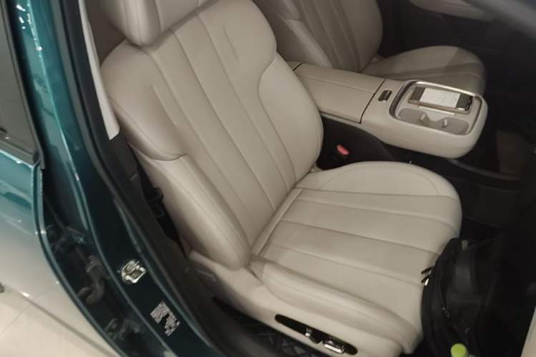 Used AION UT 2025 420 Prestige Edition Right Front Seat