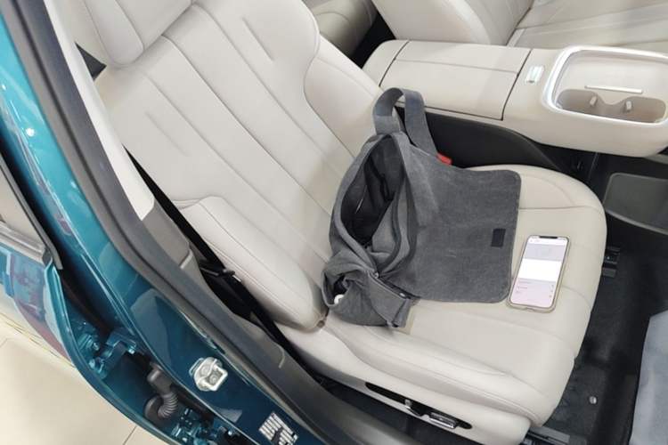 Used AION UT 2025 420 Prestige Edition Right Front Seat