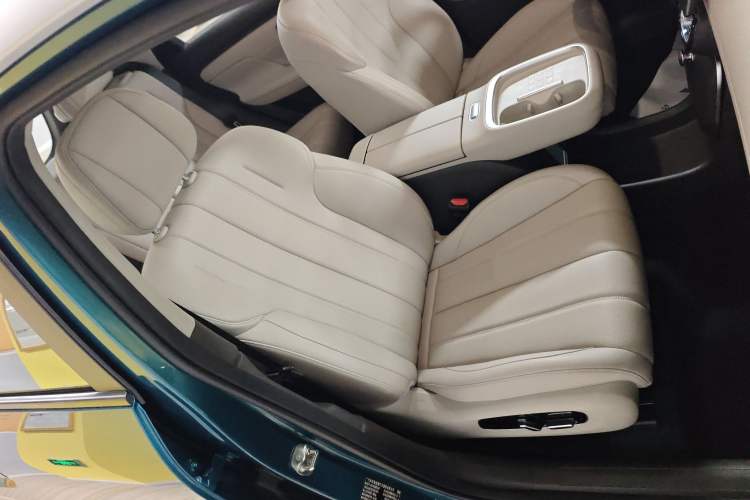 Used AION UT 2025 420 Prestige Edition Right Front Seat