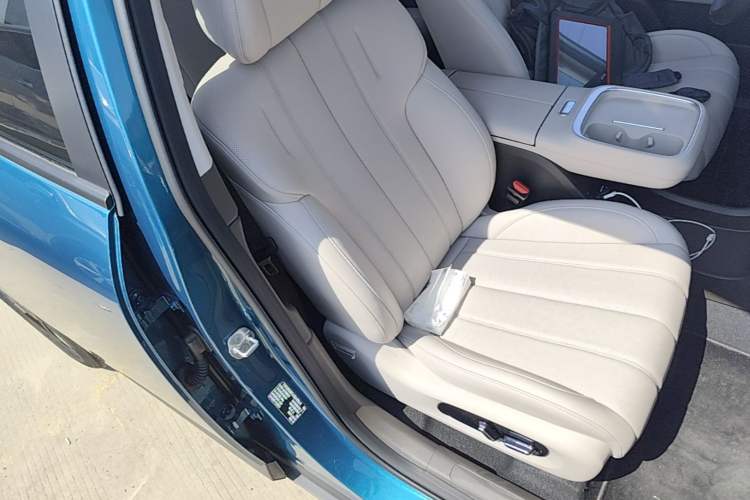 Used AION UT 2025 420 Prestige Edition Right Front Seat