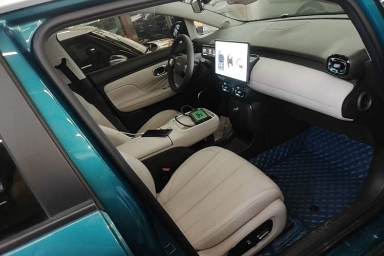 Used AION UT 2025 420 Prestige Edition Right Front Seat