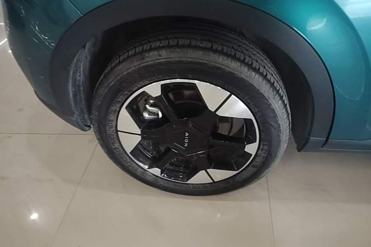 Used AION UT 2025 420 Prestige Edition Right Rear Wheel Hub