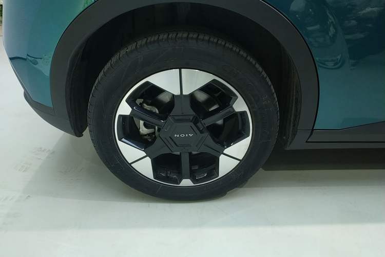 Used AION UT 2025 420 Prestige Edition Right Rear Wheel Hub