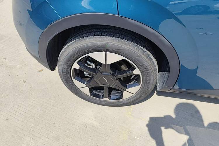 Used AION UT 2025 420 Prestige Edition Right Rear Wheel Hub