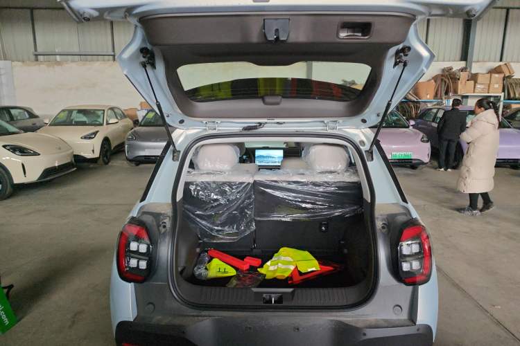 Used AION UT 2025 330 Starlight Edition Trunk