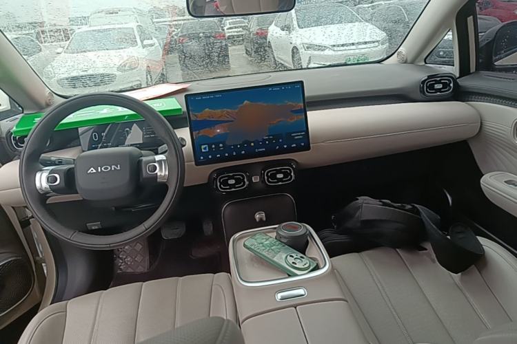 Used AION UT 2025 420 Prestige Edition Center Console