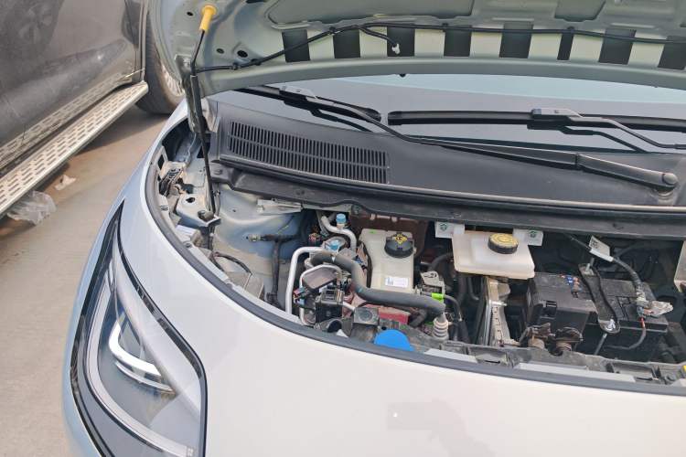 Used AION UT 2025 420 Intelligent Luxury Edition Engine Bay Right