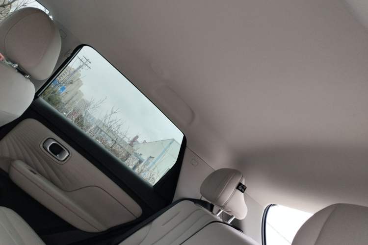 Used AION UT 2025 330 Starlight Edition Headliner