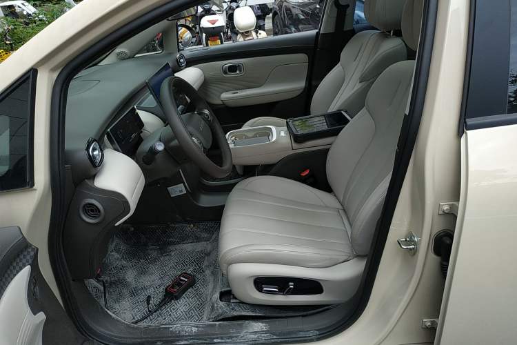 Used AION UT 2025 420 Prestige Edition Left Front Seat