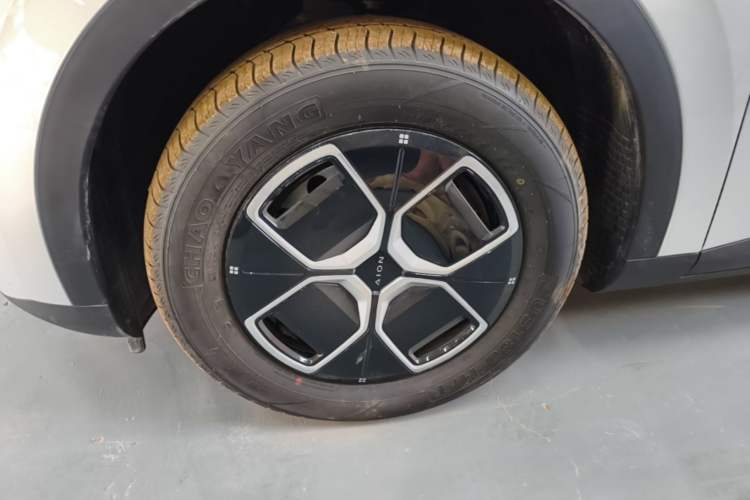 Used AION UT 2025 420 Smart Edition Left Front Wheel Hub