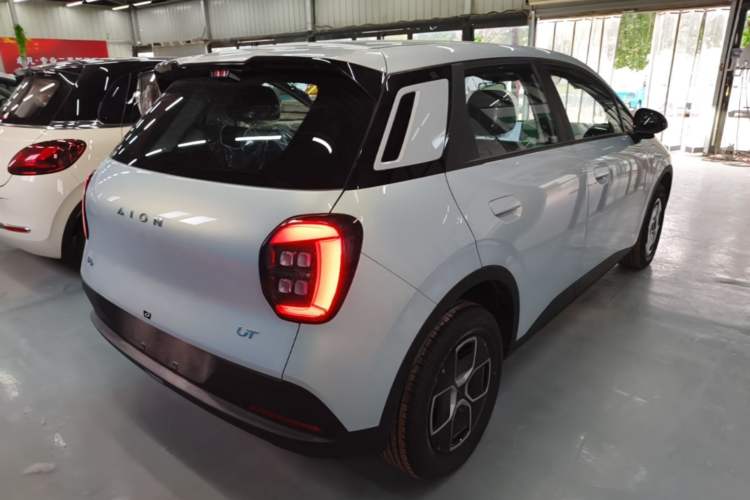Used AION UT 2025 420 Smart Edition Rear Right 45 Deg