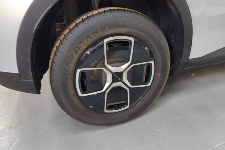 Used AION UT 2025 420 Smart Edition Right Rear Wheel Hub
