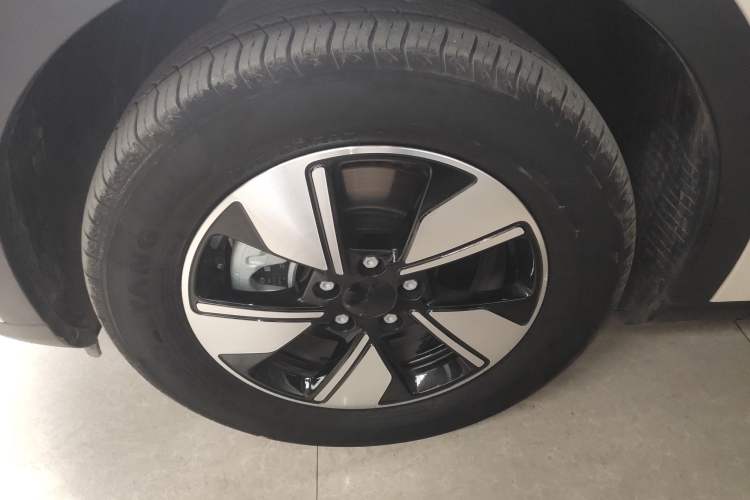 Used AION UT 2025 420 Intelligent Luxury Edition Exterior 4