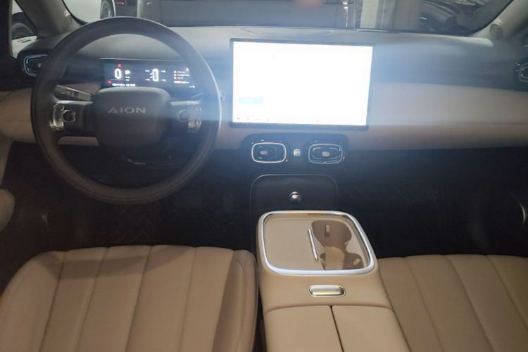 Used AION UT 2025 420 Prestige Edition Center Console