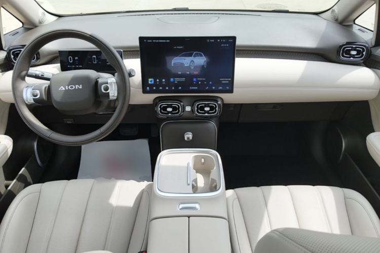 Used AION UT 2025 420 Prestige Edition Center Console