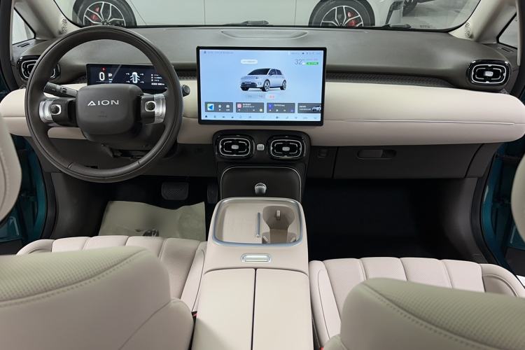 Used AION UT 2025 420 Prestige Edition Center Console