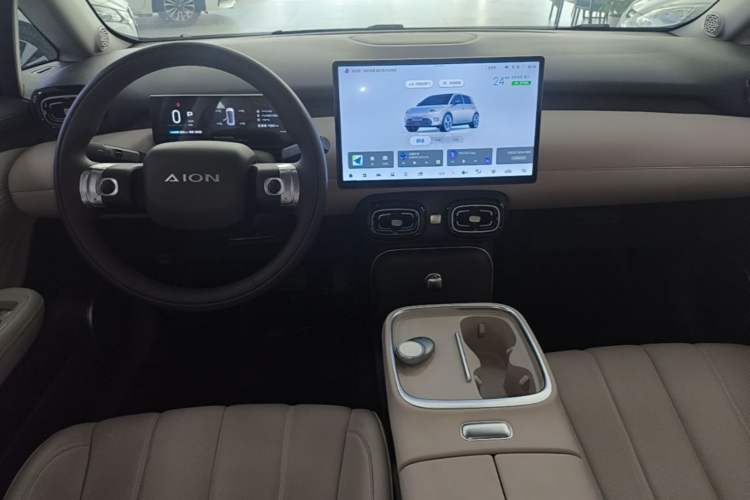 Used AION UT 2025 420 Prestige Edition Center Console