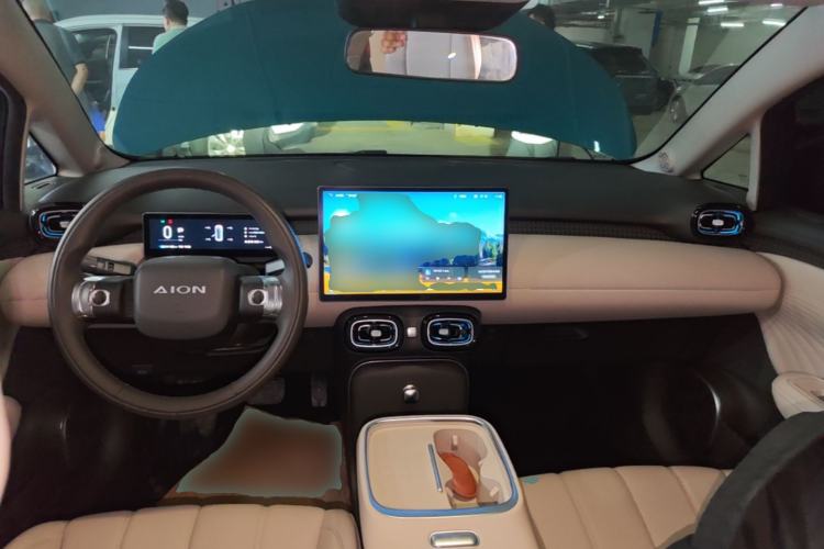 Used AION UT 2025 420 Prestige Edition Center Console
