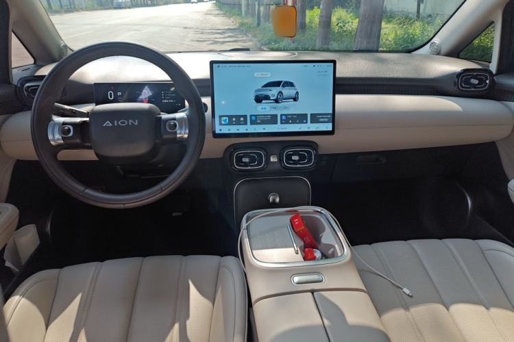 Used AION UT 2025 420 Prestige Edition Center Console