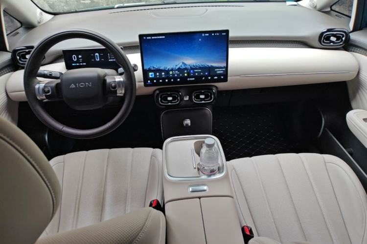 Used AION UT 2025 420 Prestige Edition Center Console