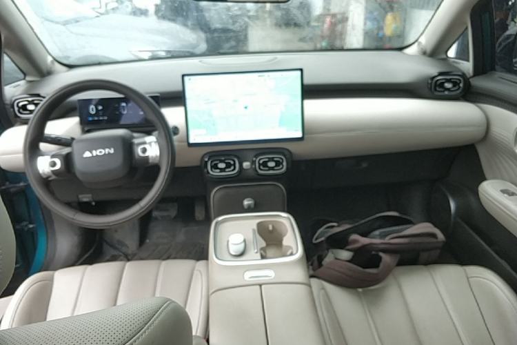 Used AION UT 2025 420 Prestige Edition Center Console