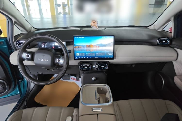 Used AION UT 2025 420 Prestige Edition Center Console