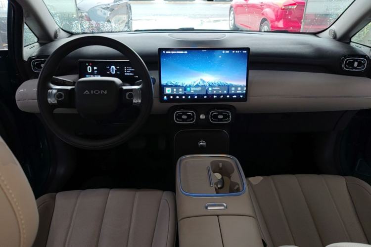 Used AION UT 2025 420 Prestige Edition Center Console