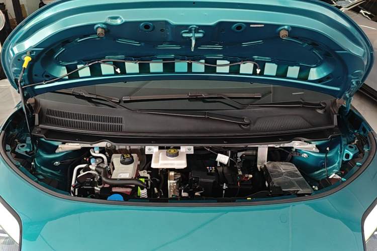 Used AION UT 2025 420 Prestige Edition Engine Bay