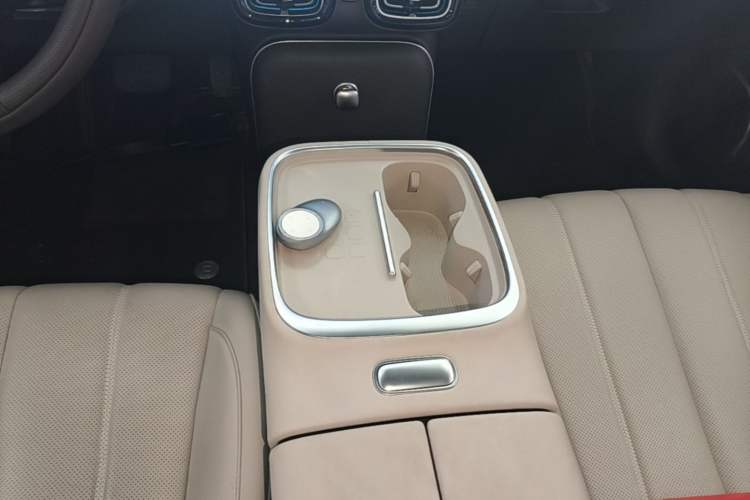 Used AION UT 2025 420 Prestige Edition Gear Lever