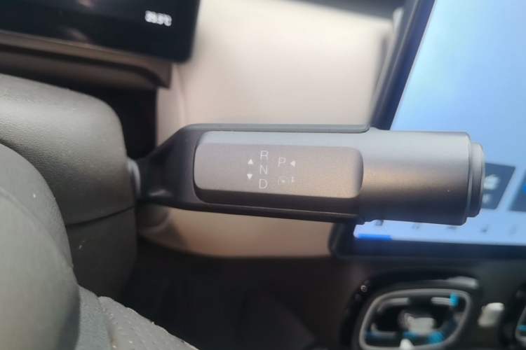 Used AION UT 2025 420 Prestige Edition Gear Lever