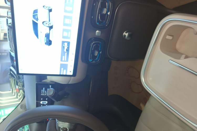 Used AION UT 2025 420 Prestige Edition Gear Lever