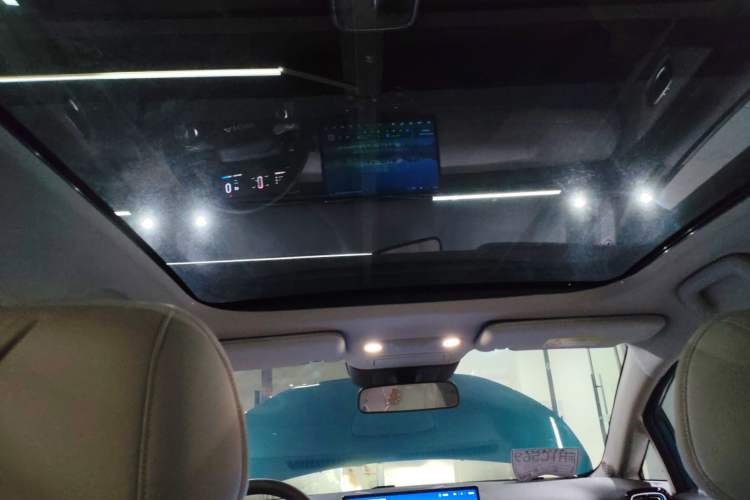 Used AION UT 2025 420 Prestige Edition Headliner