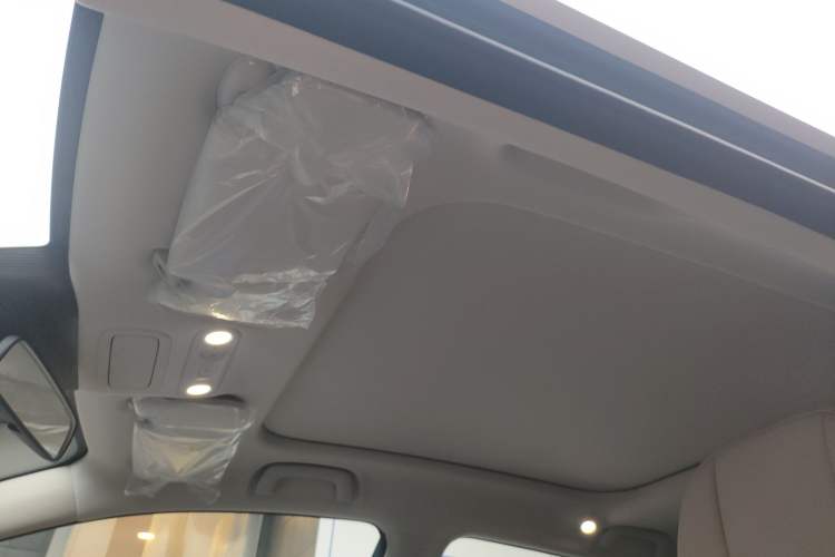 Used AION UT 2025 420 Prestige Edition Headliner